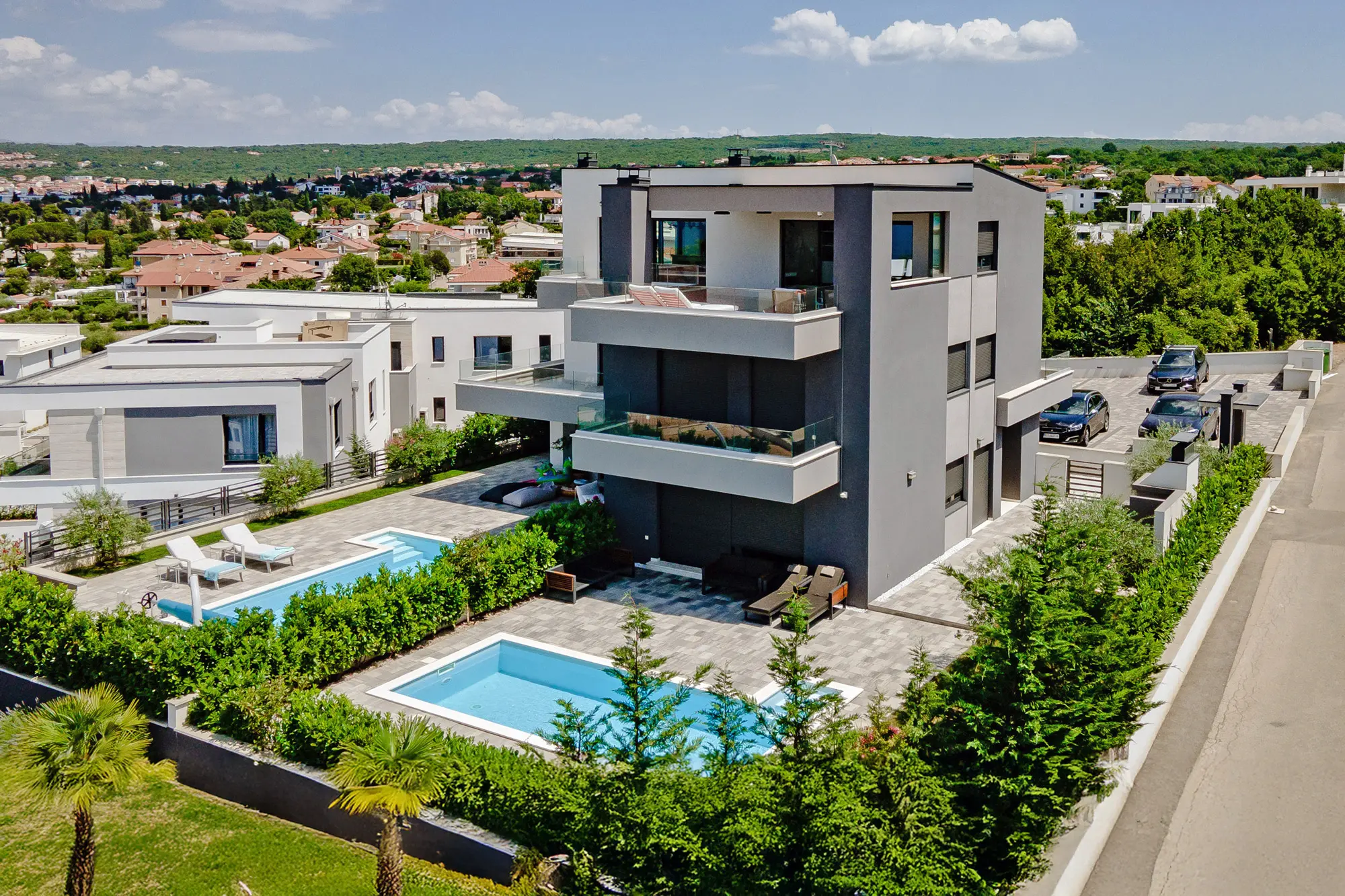 Mia Penthouse, Malinska